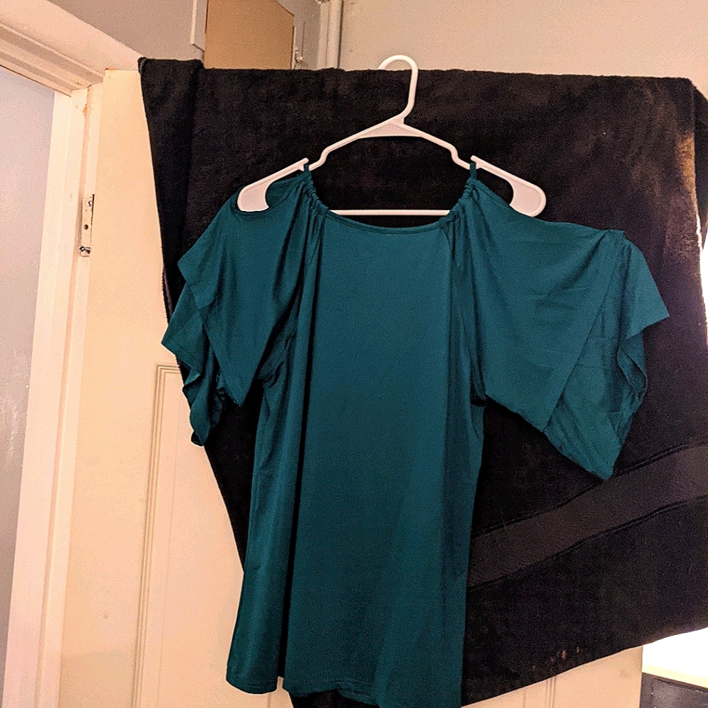 Xlg green show your shoulder blouse